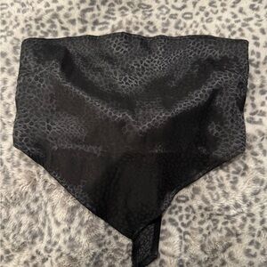 Black leopard print bandeau tie top.